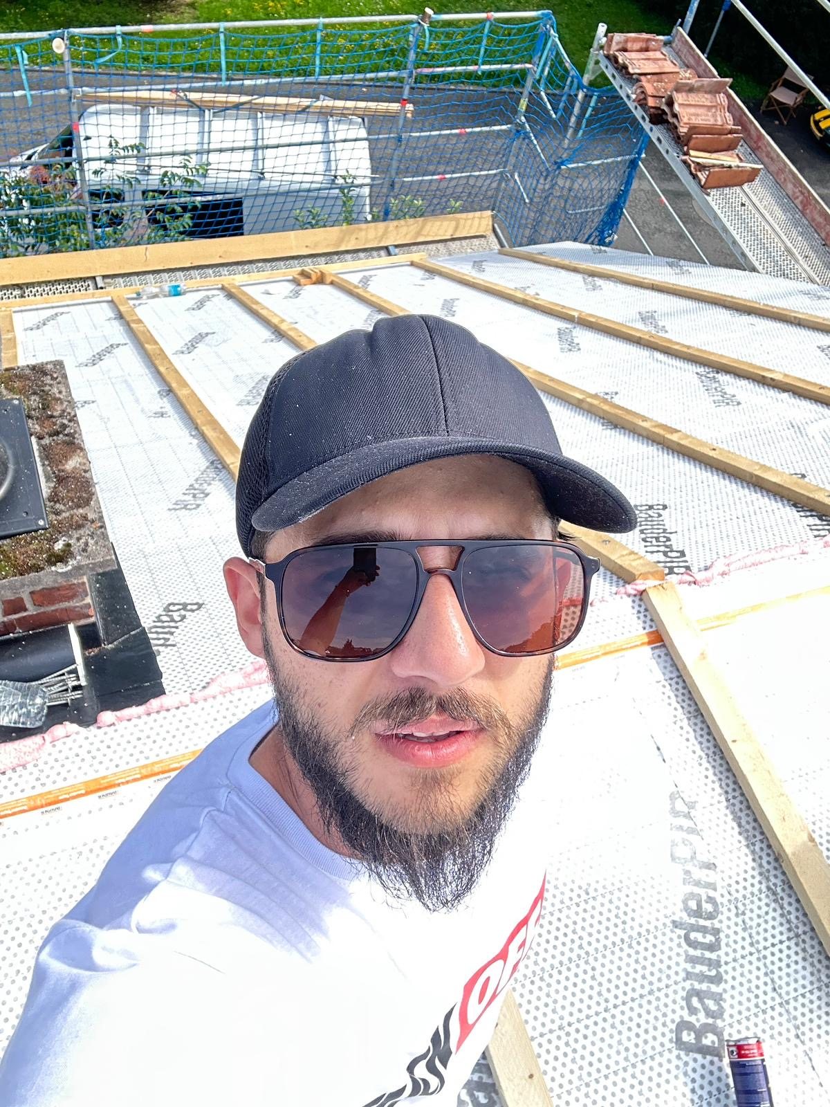 Dacharbeiten auf der Baustelle